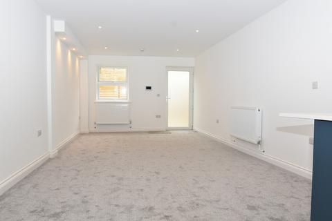 1 bedroom flat for sale, Tamara Court, 26 Gold Street, Tiverton, Devon, EX16