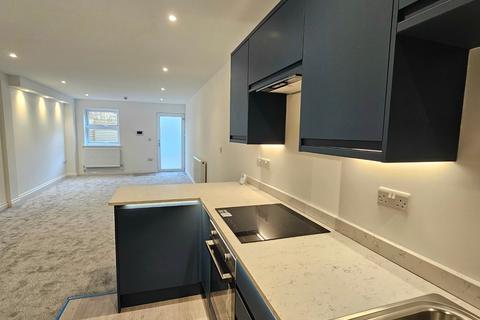 1 bedroom flat for sale, Tamara Court, 26 Gold Street, Tiverton, Devon, EX16
