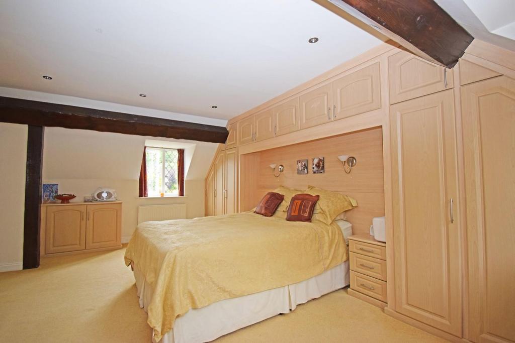 45 Fairfeild Road, bed 1b.jpg