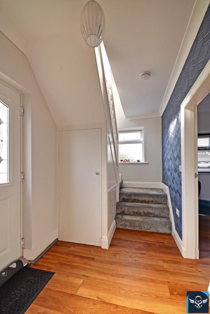 Red Lees Avenue, Cliviger 3 bed semidetached house for sale £280,000