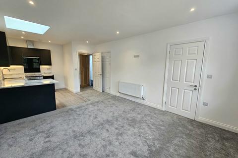 1 bedroom flat for sale, Tamara Court, 26 Gold Street, Tiverton, Devon, EX16