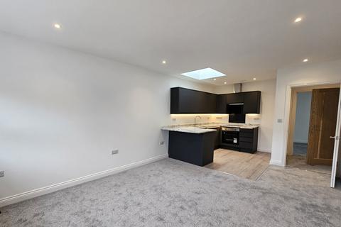 1 bedroom flat for sale, Tamara Court, 26 Gold Street, Tiverton, Devon, EX16