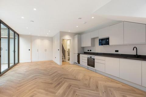 3 bedroom end of terrace house for sale, London SW8