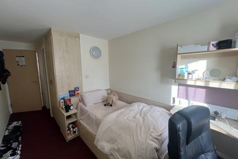 1 bedroom apartment to rent, Hyde Grove, Manchester M13