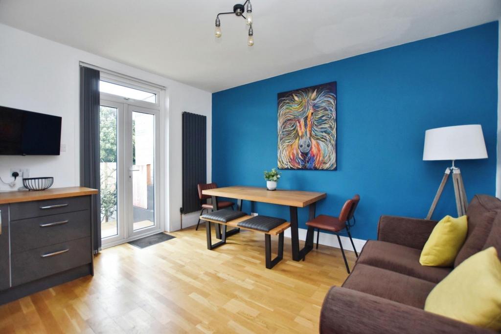 Imperial Road, Knowle, Bristol 3 bed semidetached house for sale £