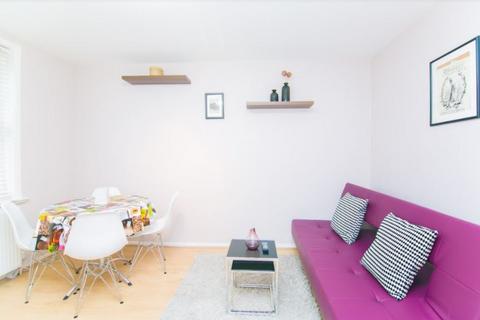 2 bedroom flat to rent, Fitzrovia, London W1T