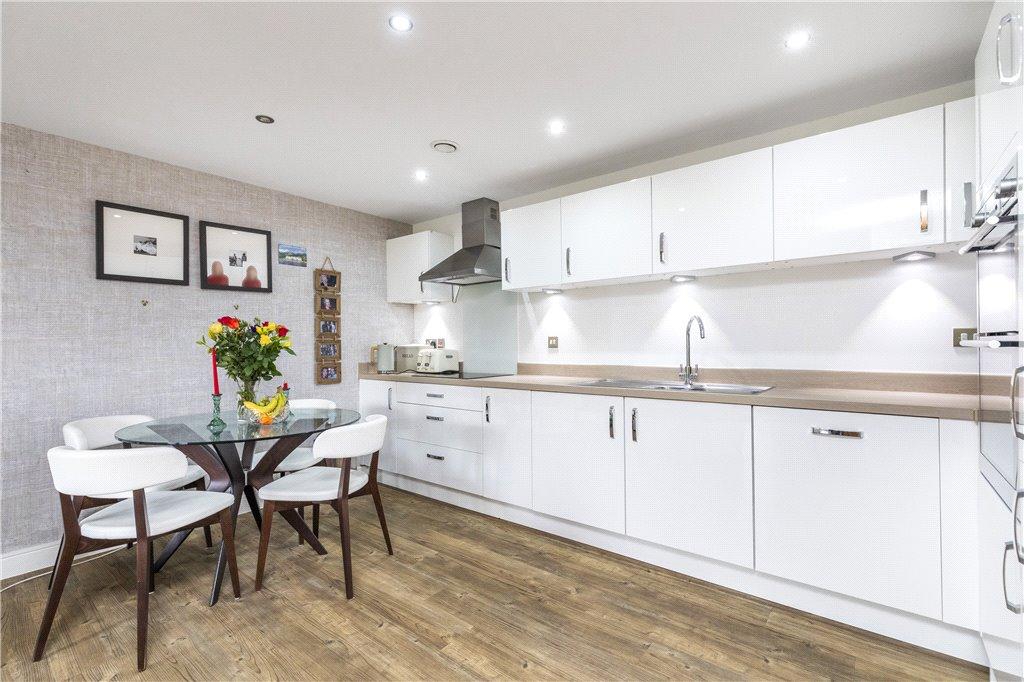 Kitchen/Dining Area