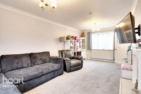 3 bedroom terraced house for sale, Rectory Road, Basildon