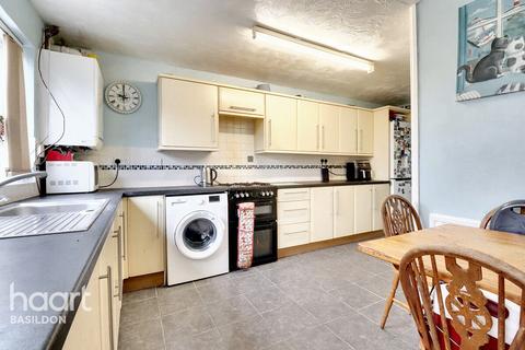 3 bedroom terraced house for sale, Rectory Road, Basildon