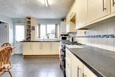 3 bedroom terraced house for sale, Rectory Road, Basildon