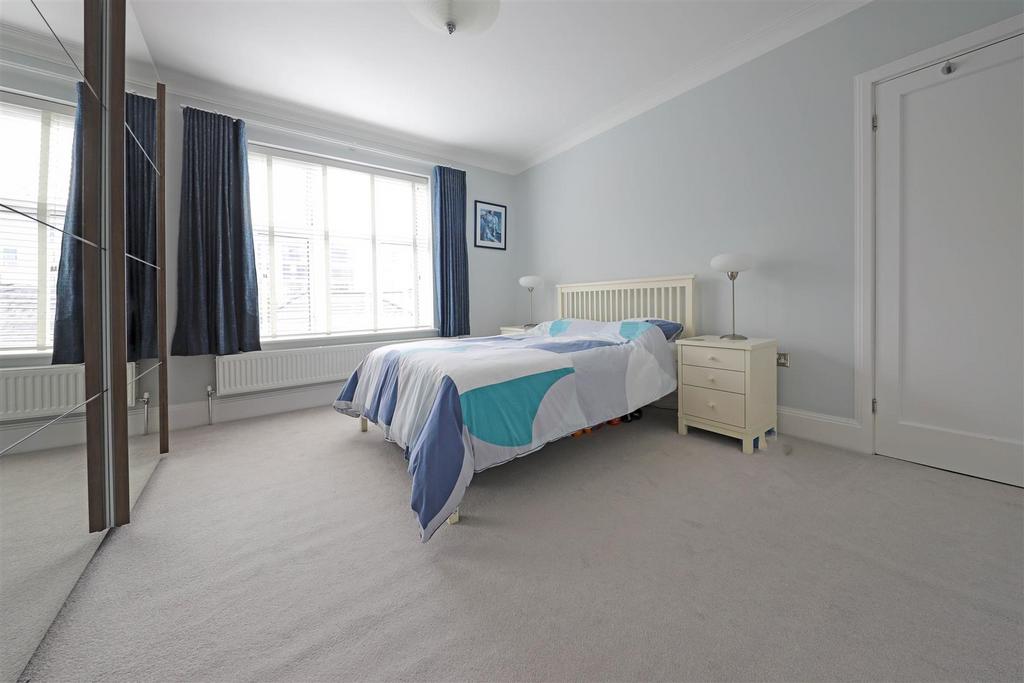 Nicholas james somerhill court bed bed one .jpg