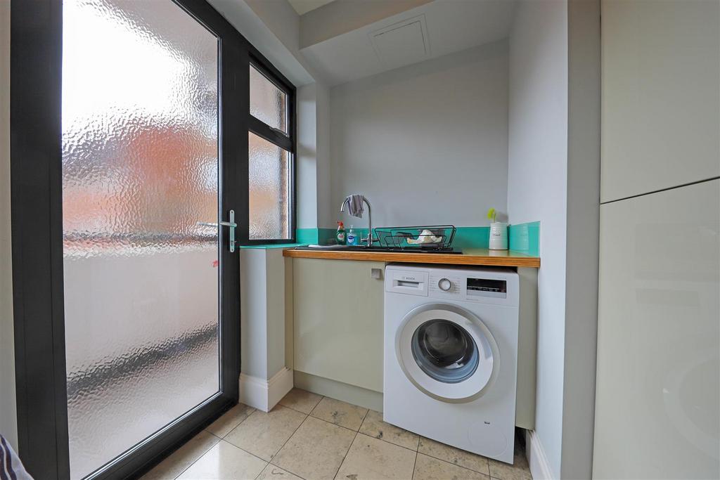 Nicholas james somerhill court kitchen 3.jpg