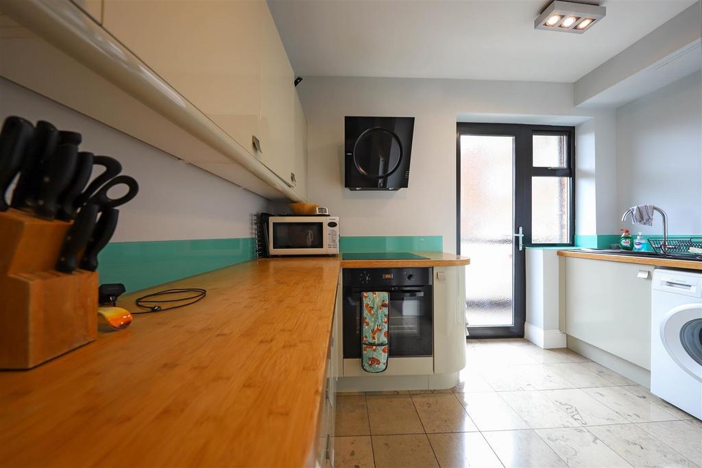 Nicholas james somerhill court kitchen .jpg