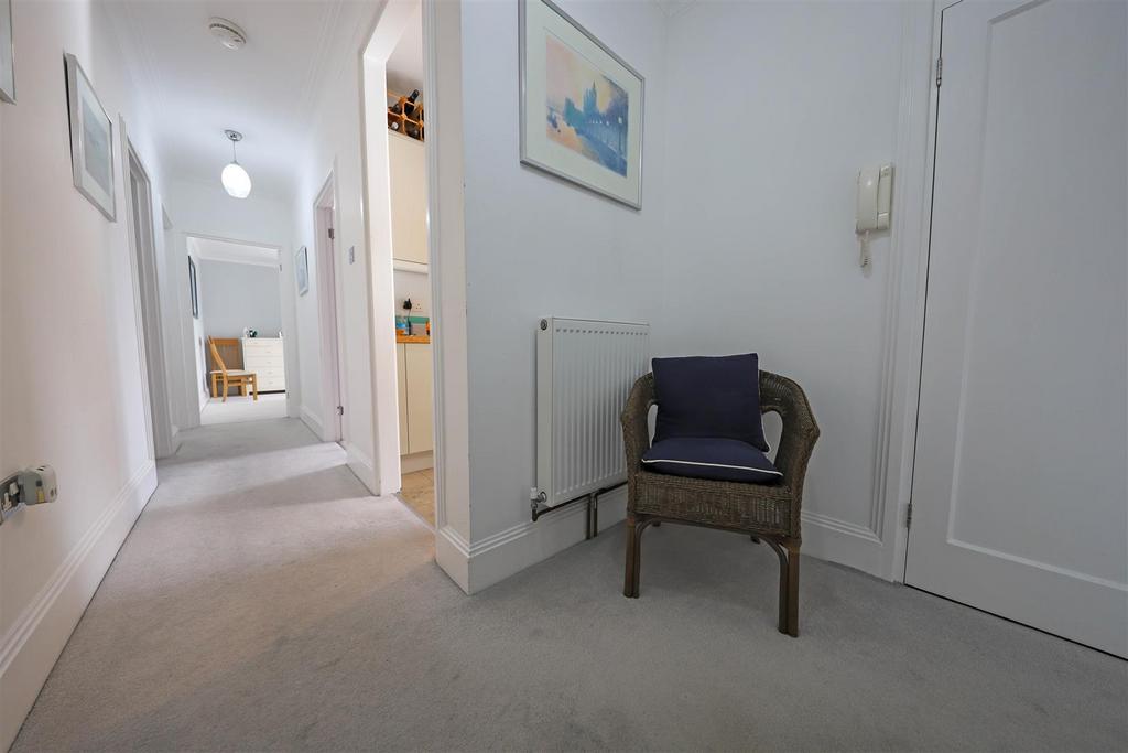Nicholas james somerhill court hallway.jpg