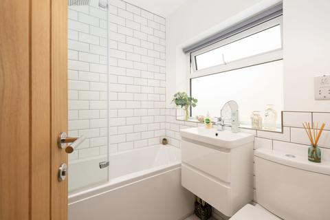 72 Anthea Drive, York, YO31 9DD