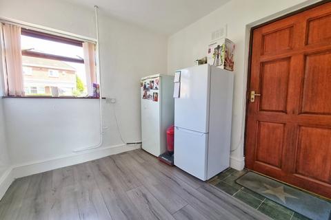 3 bedroom semi-detached house to rent, Wyndham Road, Stoke-On-Trent ST3