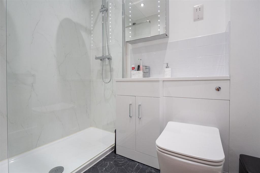 Shower Room.jpg