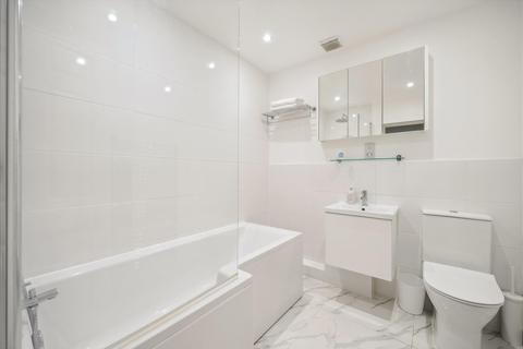 2 bedroom flat to rent, Queen's Gate Terrace, South Kensington, London, SW7