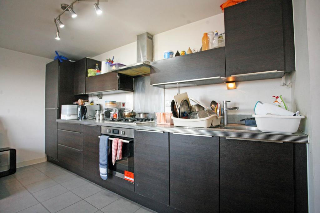 Gateway Court, 57 Parham Drive, IG2 1 bed flat to rent £1,350 pcm (£