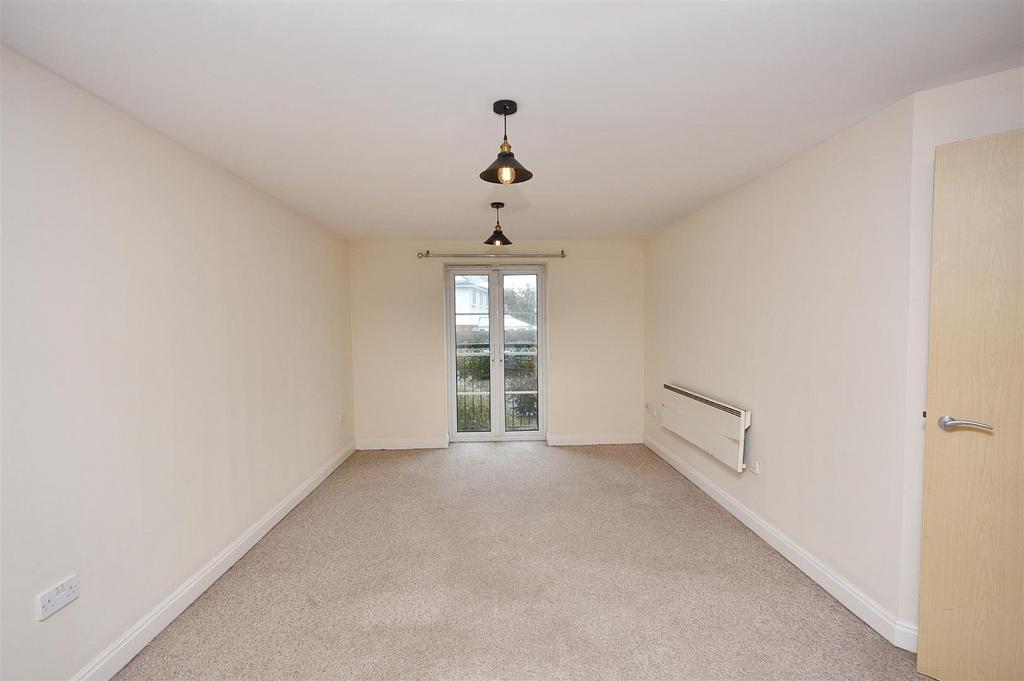 Eugene Way, Eastbourne 2 bed flat for sale £209,950