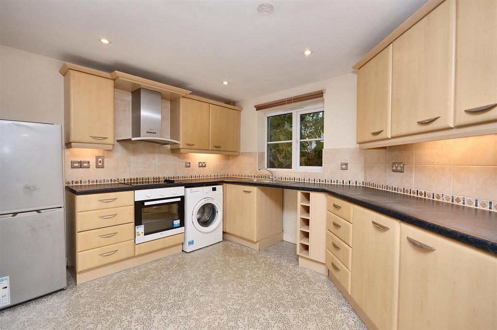 Eugene Way, Eastbourne 2 bed flat for sale £209,950