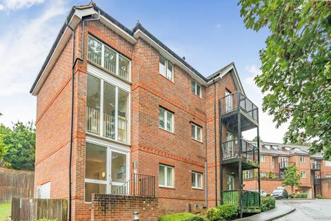 3 bedroom flat for sale, High Wycombe,  Train station,  Buckinghamshire,  HP13