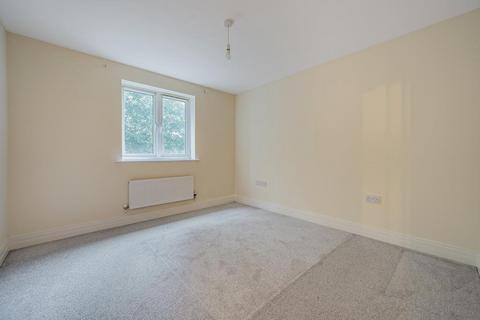 3 bedroom flat for sale, High Wycombe,  Train station,  Buckinghamshire,  HP13