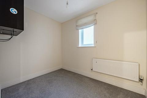 3 bedroom flat for sale, High Wycombe,  Train station,  Buckinghamshire,  HP13