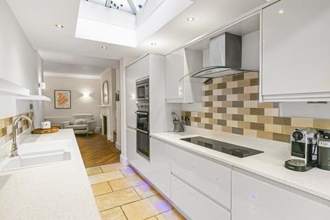 2 bedroom apartment for sale, Bolingbroke Grove, London, SW11
