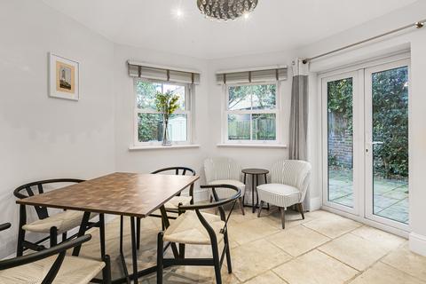 2 bedroom apartment for sale, Bolingbroke Grove, London, SW11
