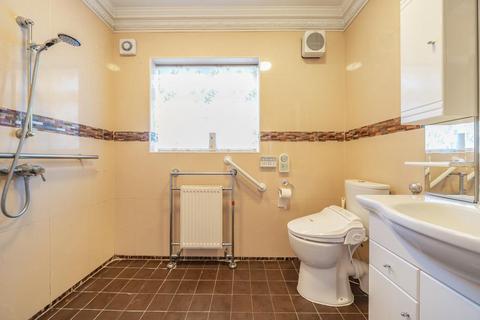 3 bedroom detached bungalow for sale, Slough,  West Drayton UB7,  UB7