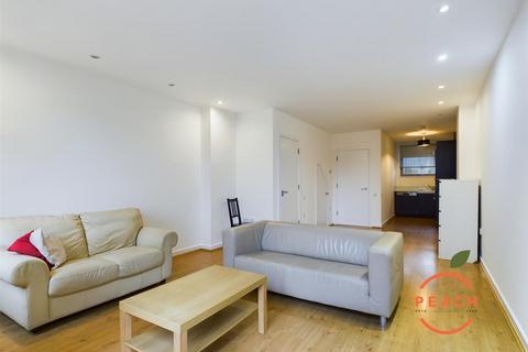 2 bedroom maisonette for sale, Wick Lane, London E3