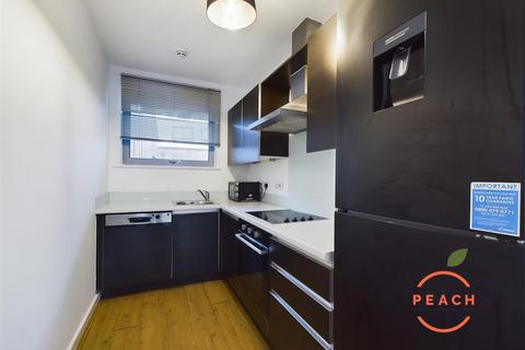 2 bedroom maisonette for sale, Wick Lane, London E3