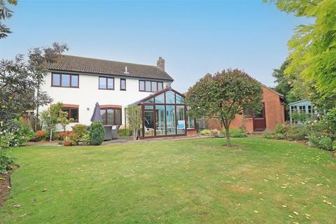 4 bedroom detached house for sale, Woodland Close, Hatfield Peverel