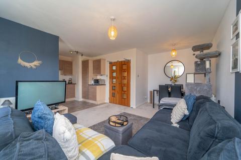 2 bedroom flat for sale, Kaims Terrace, Livingston EH54