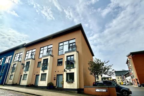 4 bedroom end of terrace house for sale, St. Christophers Court, Marina, Swansea