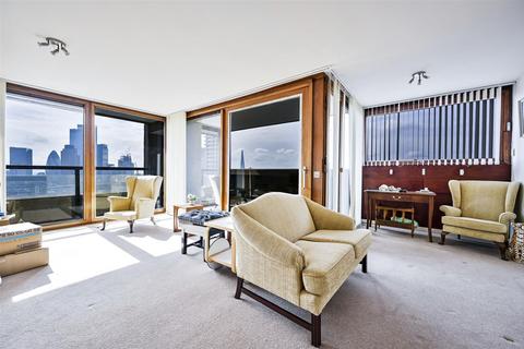 4 bedroom apartment for sale, Lauderdale Tower, London EC2Y