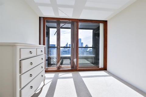 4 bedroom apartment for sale, Lauderdale Tower, London EC2Y