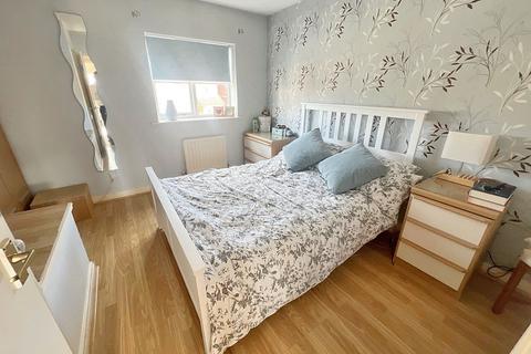 2 bedroom terraced house for sale, Northumbrian Way, Royal Quays, North Shields, Tyne and Wear, NE29 6XQ