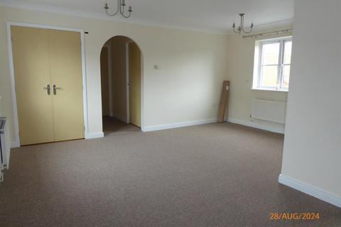 2 bedroom coach house to rent, St. James Way, Tiverton EX16