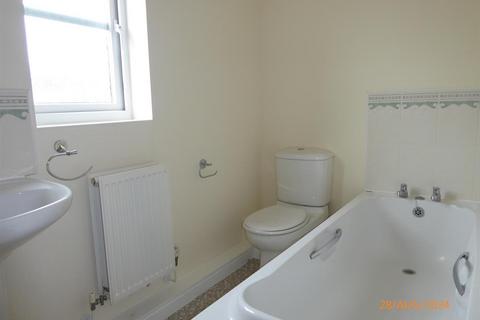 2 bedroom coach house to rent, St. James Way, Tiverton EX16