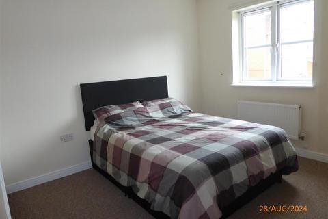 2 bedroom coach house to rent, St. James Way, Tiverton EX16