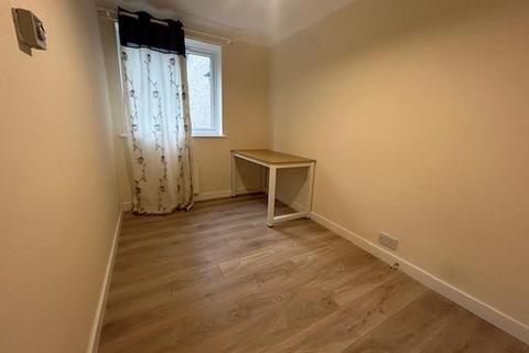 2 bedroom apartment to rent, Greenlands Road,  Staines-Upon-Thames,  TW18