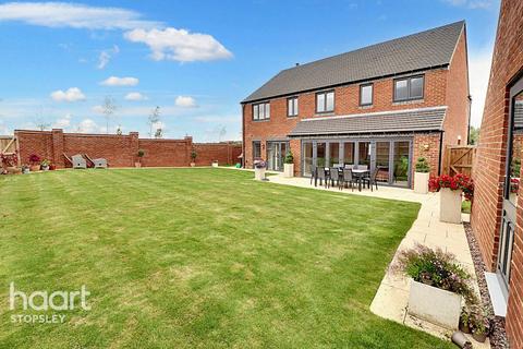 6 bedroom detached house for sale, Robotham Road, Clophill Village