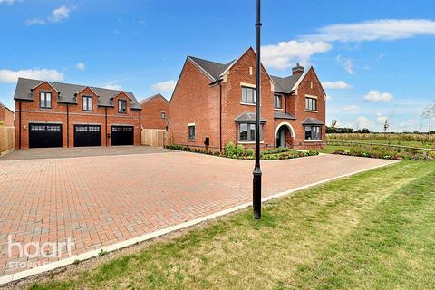 6 bedroom detached house for sale, Robotham Road, Clophill Village