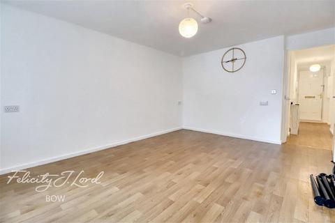 1 bedroom flat to rent, Fairfoot Road, E3