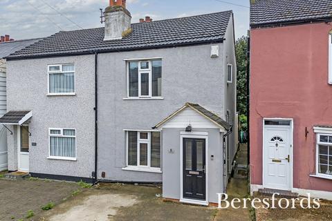 6 Aveley Road, Romford, RM1 4AB
