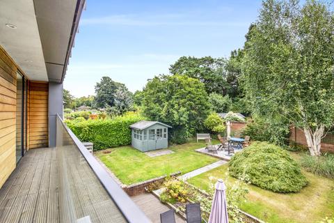86 Leatherhead Road, Ashtead, KT21 2SY