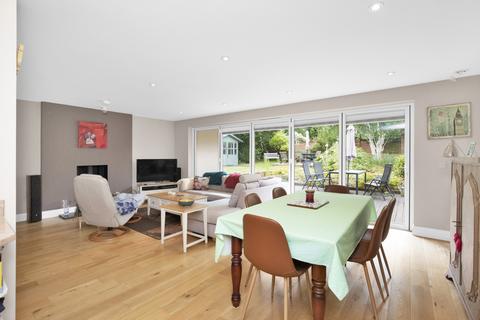 86 Leatherhead Road, Ashtead, KT21 2SY