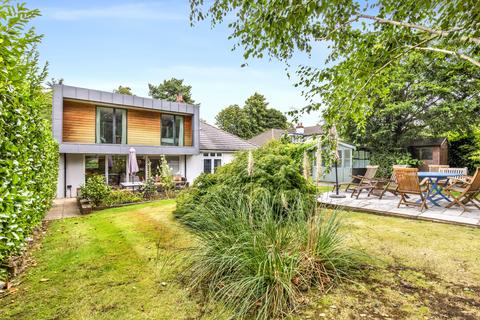 86 Leatherhead Road, Ashtead, KT21 2SY